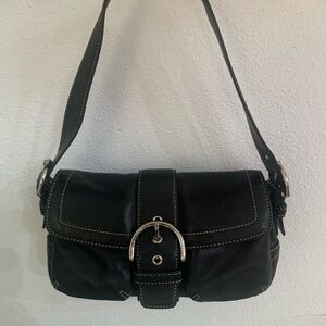 Coach Small Vintage Soho Black Leather Shoulder bag/ Contrast Stitching
